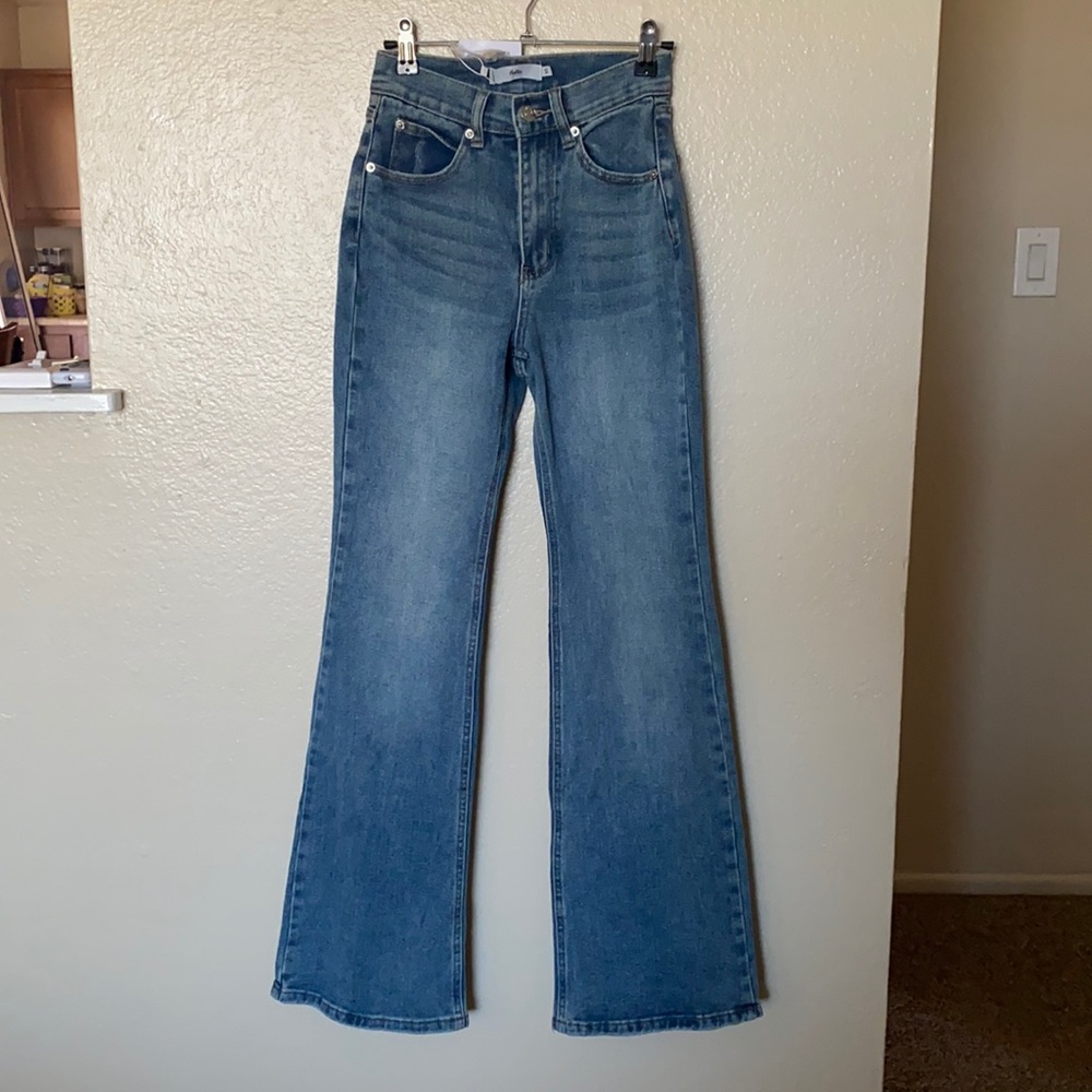 Adika flare jeans